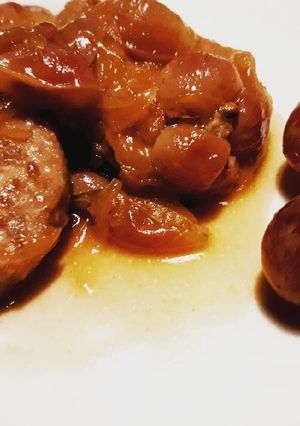Foto di Mini hamburger con uva e scalogno