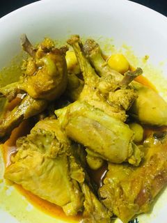 ছোট আলু দিয়ে ঝোল চিকেন রেসিপির প্রধান ছবি