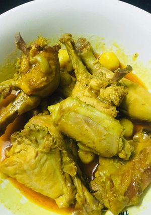 ছোট আলু দিয়ে ঝোল চিকেন রেসিপির প্রধান ছবি