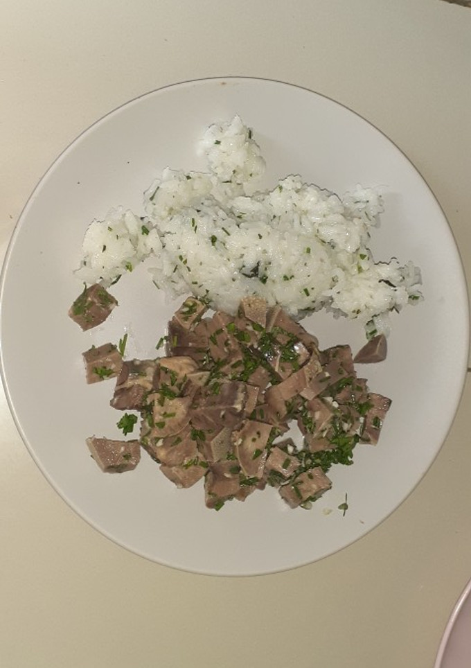 Una foto de Lengua a la vinagreta