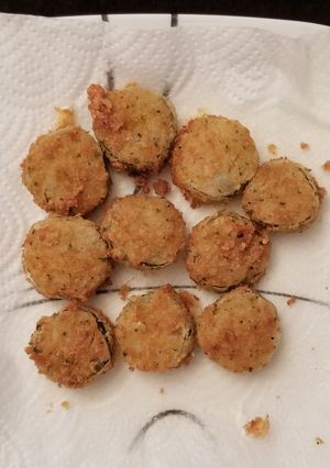 A picture of Homemade Deep-Fried Pickles.