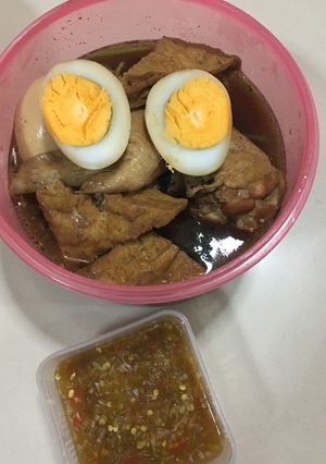 รูปของ “พะโล้น่องไก่”