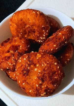 A picture of Jaggery Khurmi.