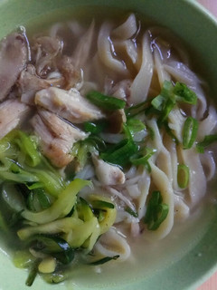 Foto resep Dak kalguksu (닭칼국수) (Chicken noodle soup)