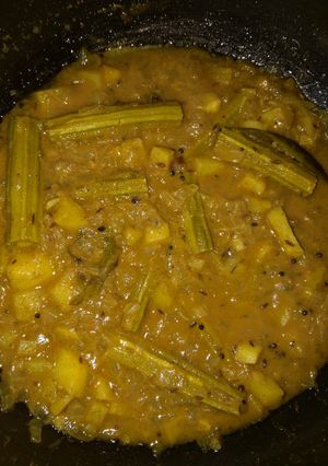 A picture of Drumstick curry.