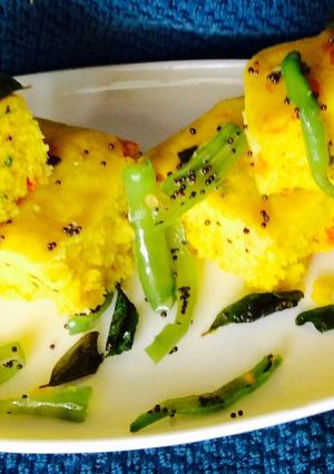 A picture of Quinoa instant dhokla.