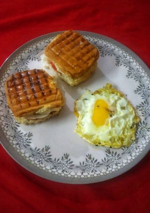 ক্রিসপি বার্গার উইথ এগ পোচ(Crispy Burger With Egg Poach, Recipe in Bengali) রেসিপির প্রধান ছবি