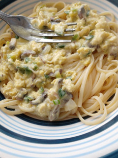 Una foto de Fideos con salsa de zapallito verde