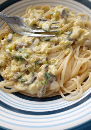 Una foto de Fideos con salsa de zapallito verde