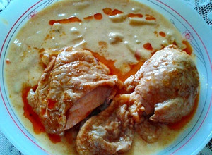 Zöldbabfőzelék csirkepörkölttel recept fotója