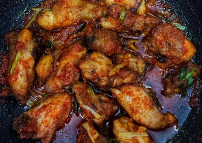 Resep Ayam bumbu merah pedas oleh Andani Andani Cookpad