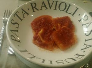 Una foto de Ravioli all' arrabbiata