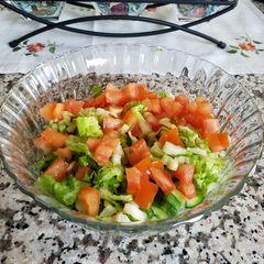 A picture of Traditional salad.