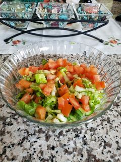 A picture of Traditional salad.