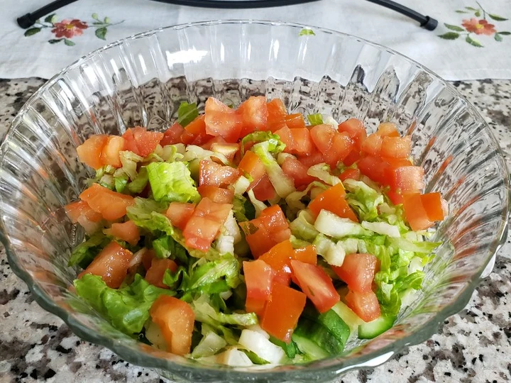 Easy Steps to Make Traditional salad the Can Spoil the Tongue Tasty
