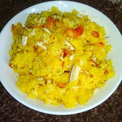 A picture of Peele chawal/ zarda pulav.