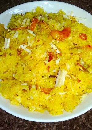 A picture of Peele chawal/ zarda pulav.