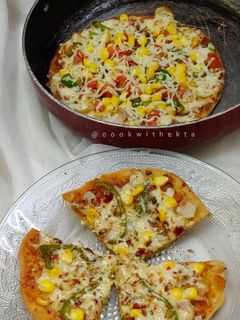वेज पिज़्ज़ा (Veg pizza recipe in Hindi) रेसिपी मुख्य फोटो