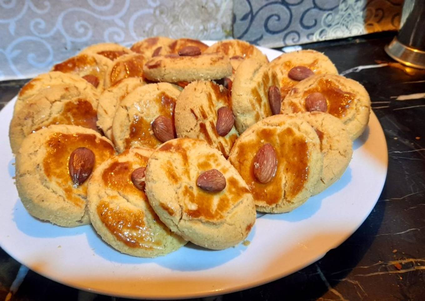 Besan ki Naan khatai