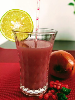 अनार- मौसंबी मिक्स्ड जूस (Anar mosambi mixed Juice recipe in Hindi) रेसिपी मुख्य फोटो