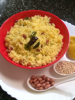 எலுமிச்சை சாதம் (Elumichai satham recipe in tamil) செய்முறை முக்கிய புகைப்படம்