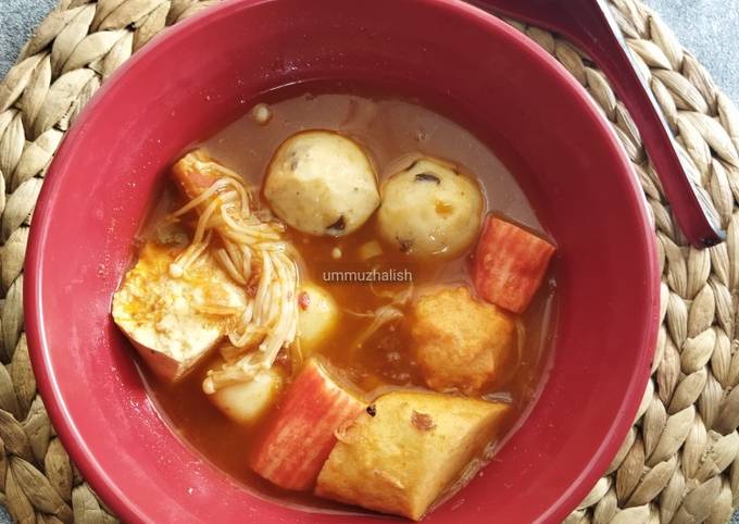 How to Make Perfect Tom Yum (Thai Seafood Soup)