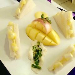 A picture of Mango sandwich.