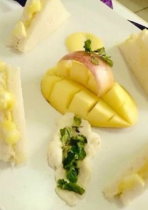 A picture of Mango sandwich.