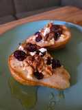 Baked pears with feta
