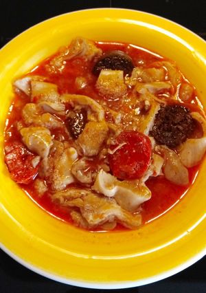 Una foto de Callos de ternera con rabo de cerdo, chorizo y morcilla