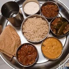 A picture of Punjabi thali.