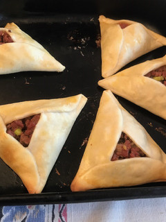 Una foto de Fatay, empanadas árabes de carne