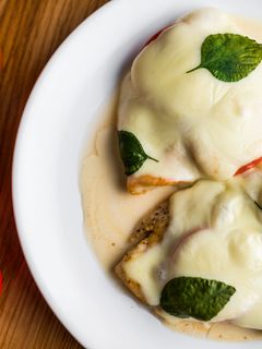 Mozzarellás csirke recept fotója