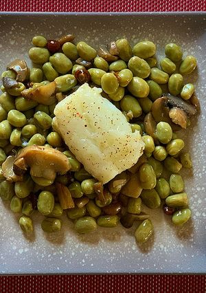 Una foto de Habitas, bacalao y setas