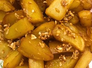 Hình của món Khoai tây chiên bơ tỏi.