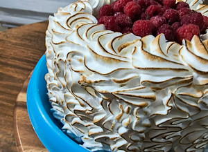 Una foto de Torta tres leches frambuesa