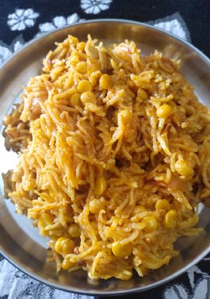 A picture of Chana dal pulao.