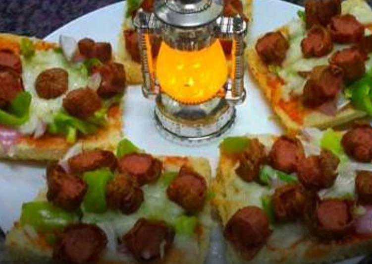 Recipe of Chicken Sausage Bread Pizzas in 27 Minutes for Mom