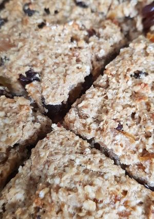 A picture of Healthy banana honey flapjack.