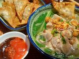 Mì hoành thánh bò viên