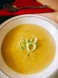Crema parmentier de guisantes y queso curado