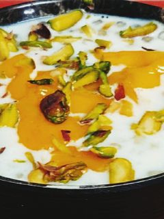 मैंगो पिस्ता साबुदाना खीर (mango Pista sabudana kheer recipe in Hindi) रेसिपी मुख्य फोटो