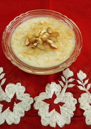 A picture of Vermicelli kheer.