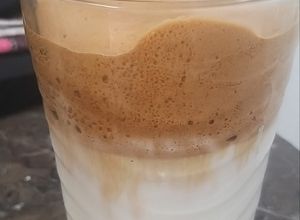 Una foto de Café espumoso Dalgona