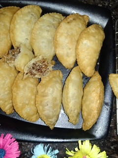 करंजी (karanji recipe in Hindi) रेसिपी मुख्य फोटो