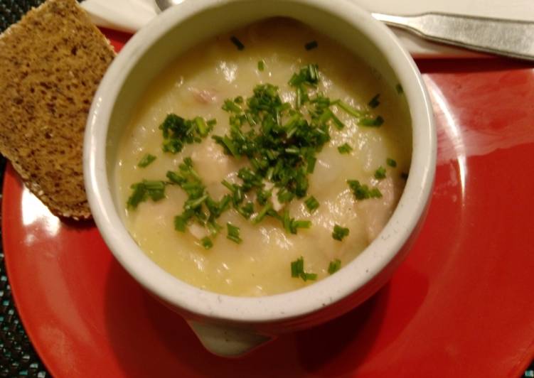 Kohlrabi-Suppe mit Hühnchenfleisch