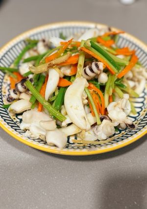 花枝炒芹菜 的食譜成品照片