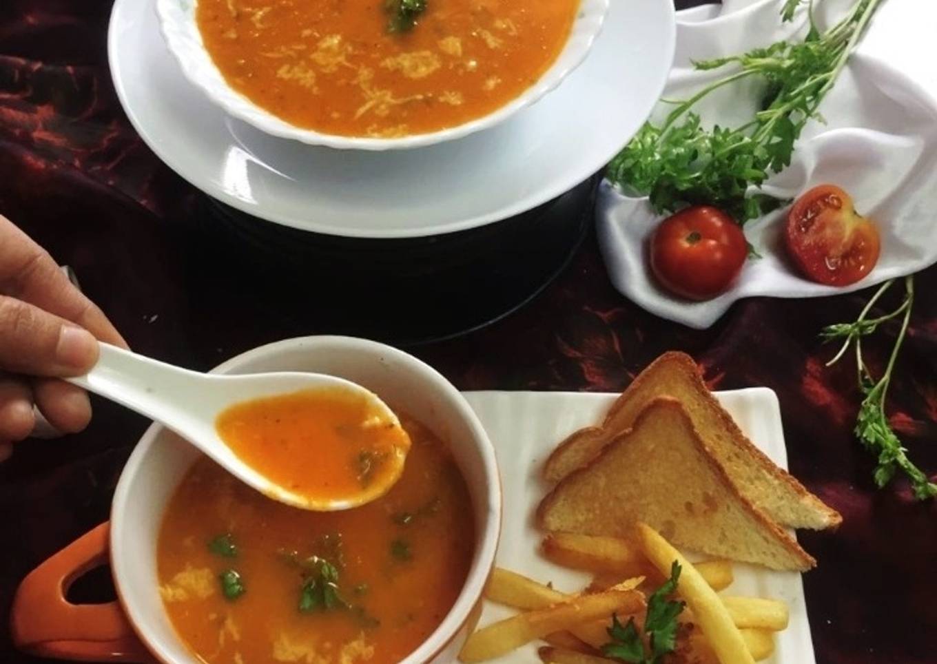 Cheesy grilled tomato soup