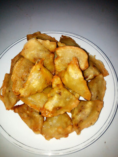 A picture of Samosas.