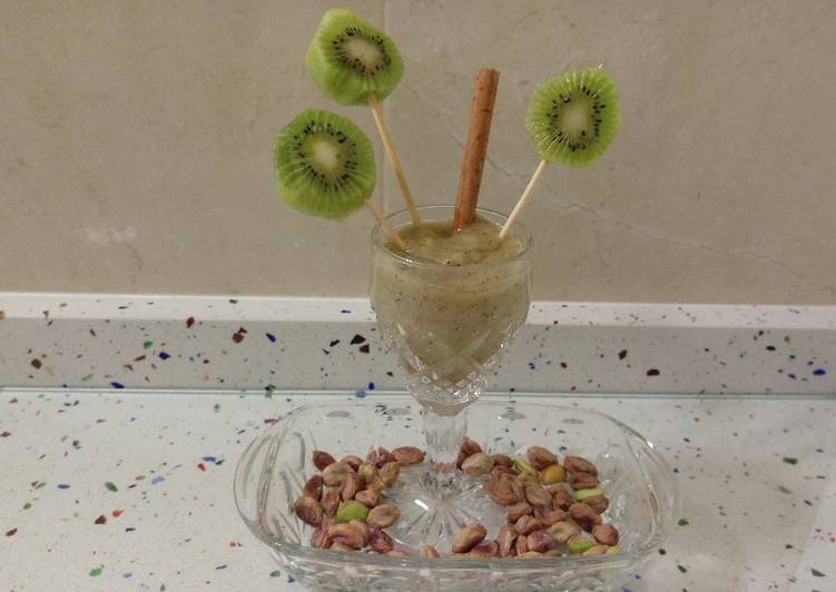 Smoothie de leche merengada y pistachos